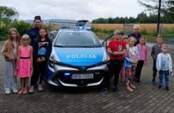 Policjantki z kłodzkiej komendy  rozmawiały z dziećmi o bezpieczeństwie podczas wakacji