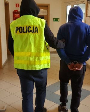 Policjanci z Kłodzka zatrzymali nietrzeźwego kierowcę, który był poszukiwany Europejskim Nakazem Aresztowania