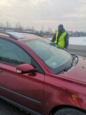 Kłodzcy policjanci  od kilku tygodni pełnią służbę  na granicy z Białorusią