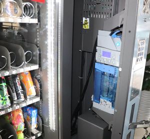 automat z produktami do zakupu