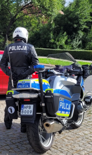 Na drogi powiatu kłodzkiego wyjechał nowy policyjny motocykl