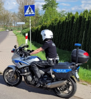 policjant na motocyklu