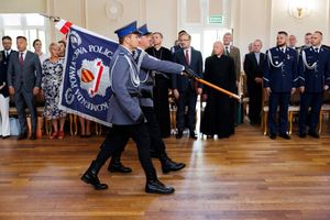 uroczysta akademia z okazji święta policji powiatu kłodzkiego w sali konferencyjnej w Wambierzycach