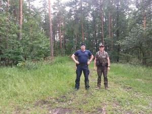 WSPÓLNE PATROLE POLICJANTÓW ORAZ STRAŻNIKÓW LEŚNYCH NA TERENIE POWIATU KŁODZKIEGO