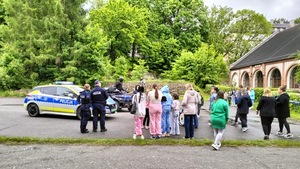 POLICJANCI SPOTKALI SIĘ Z UCZNIAMI, ABY POROZMAWIAĆ O BEZPIECZEŃSTWIE