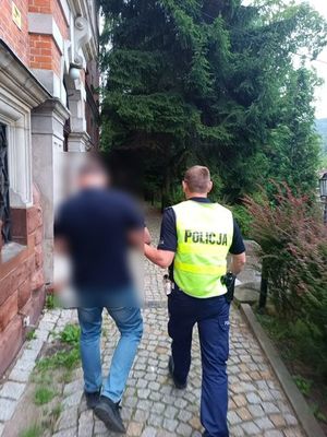 Nietrzeźwy i pod wpływem narkotyków za krosownicą- zatrzymany przez kłodzką drogówkę