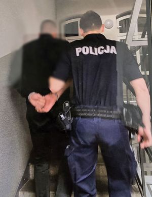 POLICJANCI UJAWNILI NARKOTYKI PODCZAS INTERWENCJI DOMOWEJ