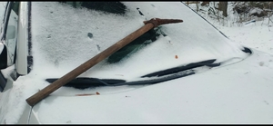 Podejrzany o uszkodzenie pojazdu kilofem i kradzież mienia zatrzymany przez policjantów  z Polanicy-Zdroju