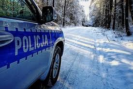 Kłodzcy policjanci pomogli wyziębionej kobiecie