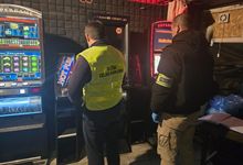 FUNKCJONARIUSZE ZLIKWIDOWALI NIELEGALNE PUNKTY HAZARDOWE W POWIECIE KŁODZKIM