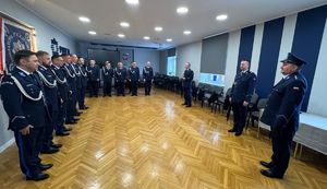 Uroczysta zbiórka w  kłodzkiej komendzie -powierzenie obowiązków na stanowiskach kierowniczych
