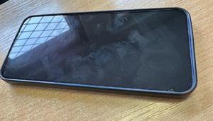 zabezpieczony telefon komorkowy