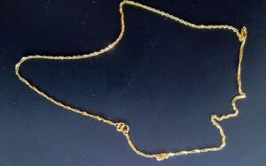 Szybka reakcja kryminalnych. Sprawca kradzieży złotego łańcuszka zatrzymany niespełna godzinę  po zdarzeniu