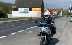 Drogi powiatu kłodzkiego patrolują policjanci na motocyklach