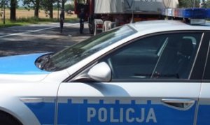 POLICJANCI W KŁODZKU ZATRZYMALI KIERUJĄCĄ SAMOCHODEM Z SĄDOWYMI ZAKAZAMI