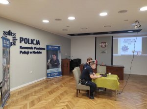 Policjanci w trosce o bezpieczeństwo dzieci przeprowadzili zajęcia online