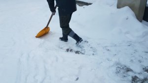 PRZYPOMINAMY O OBOWIĄZAKU ODŚNIEŻANIA CHODNIKÓW I DACHÓW