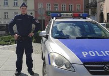Policjant w czasie wolnym od służby uniemożliwił jazdę pijanemu kierowcy